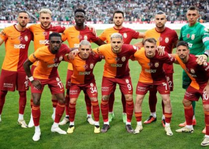 Galatasaray’s 202324 Thuisshirt